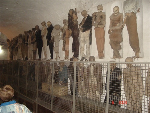 katakomby kap.mníchov v Palerme