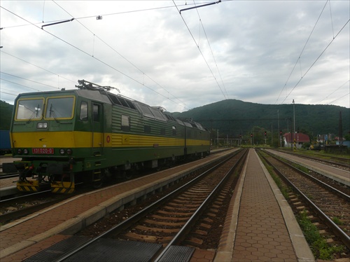 Rušeň 131 020-0+131 021-0 v stanici Kysak