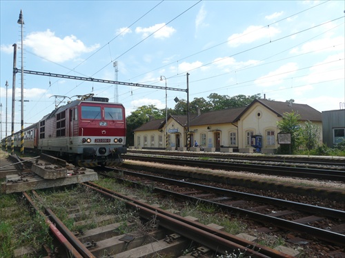 Vlak v stanici Bernlákovo