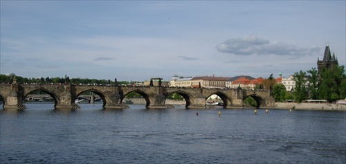 Karlov most ... a voda :)