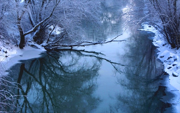 Zima pri rieke
