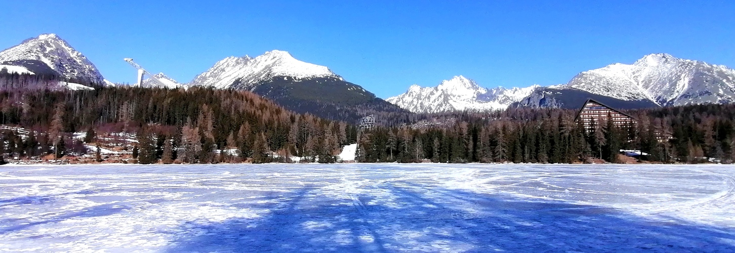 Tradičný pohľad. Štrbské pleso. 