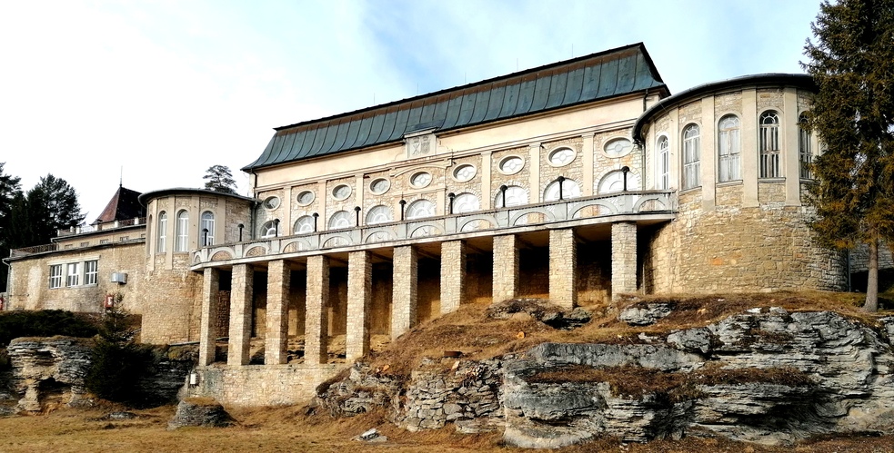 Biely dom. Vyšné Ružbachy. . 