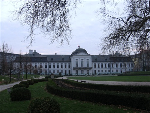 (859) Prezidentský palác v BA
