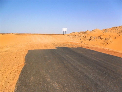 (1337) Sudán - koniec asfaltky, ďalej už len púšť