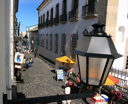 NUMA CASA ANTIGA SALVADOR