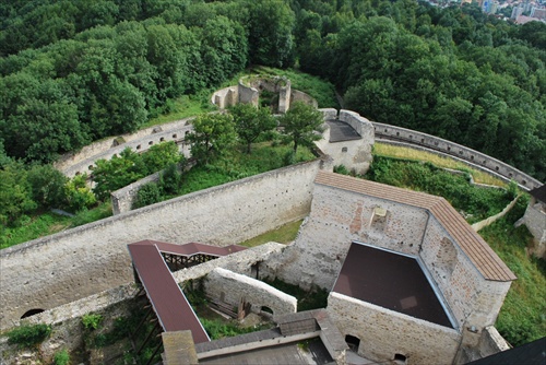 Južné opevnenie Trenčianskeho hradu