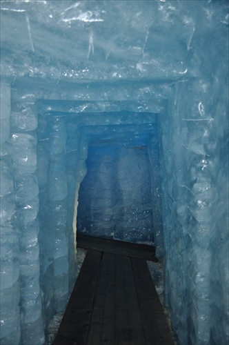 Ľadovcová jaskyňa