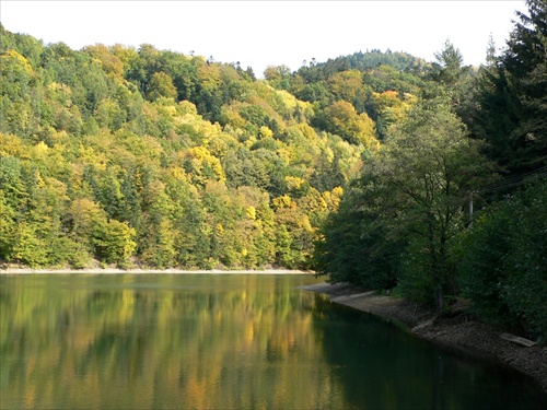 jesenná farba jazera