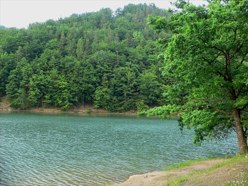 Hodružské jazero