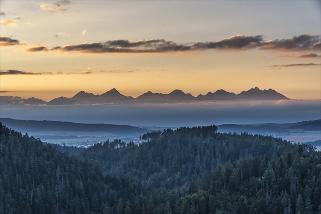 Zapad slnka nad Tatrami