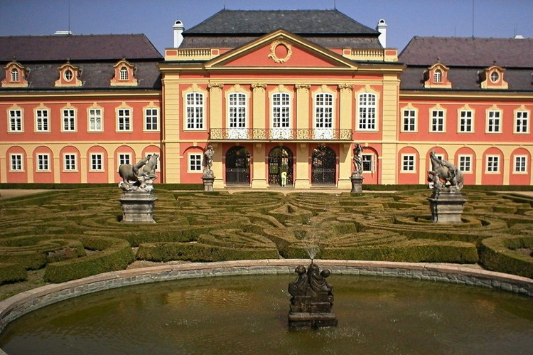 zámek Dobříš