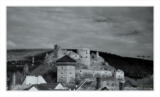 Fiľakovský hrad.....v čierno bielom.......