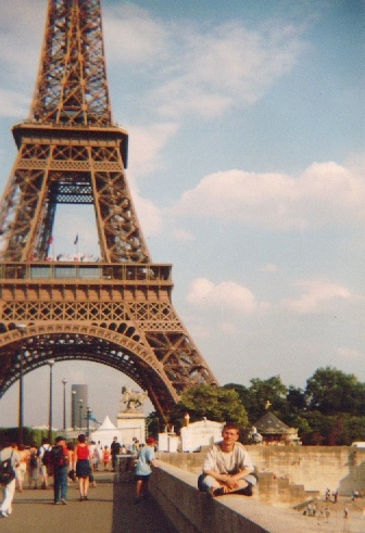 Paríž , pohodička pod Eifellovkou