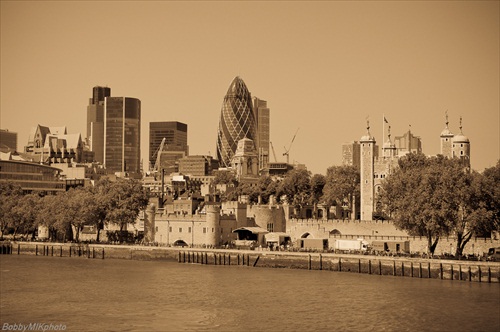 LONDON pohlad z mosta