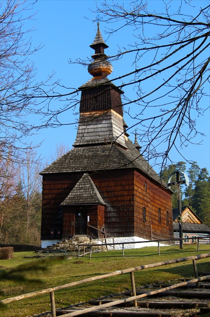 Drevený kostolík v SL