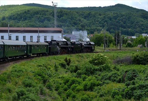 Vo Zvolene pred stanicou