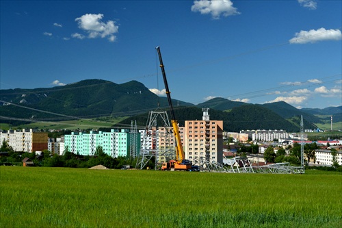 Žeriav na presun súčastí stožiara