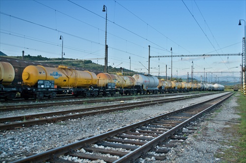 Cisterny s kyselinou sírovou