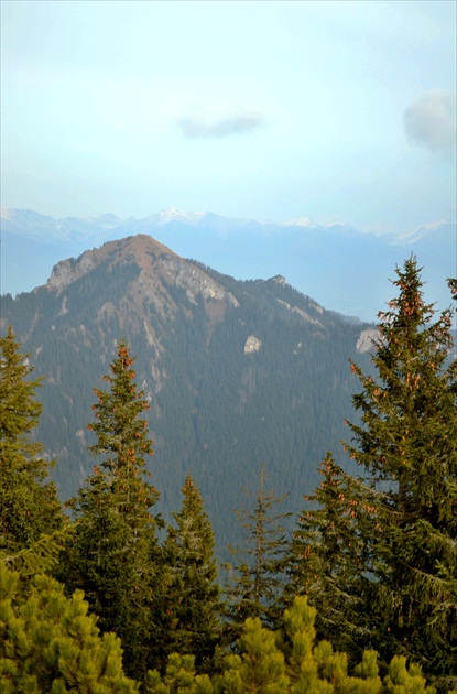 Siná, v pozadí Západné Tatry