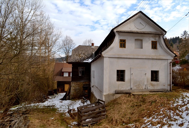 Budova bývalej farbiarne v Orawke