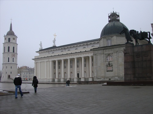 Vilnius - katedrála a Gediminasov pamätník