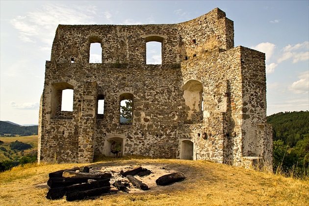 Ruina hradu Dobrá Niva