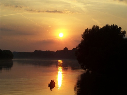 Západ slnka na Dunaji pri Gabčíkove