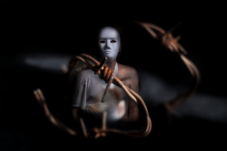 V zajatí výčitiek