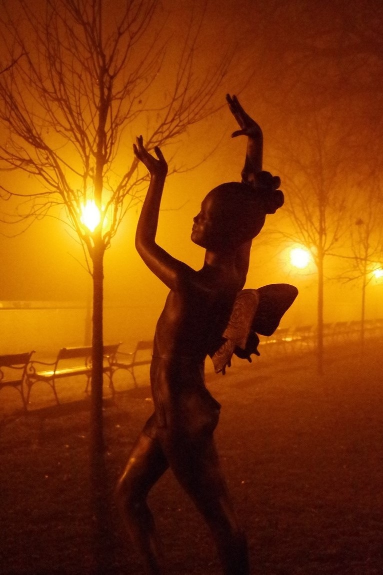 čaro večernej hmly v Bratislave