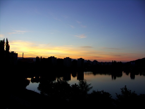 západ slnka nad košickým jazerom