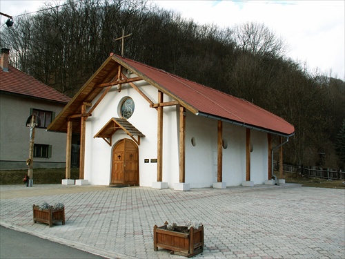 kostolík v Dolnej Bzovej II