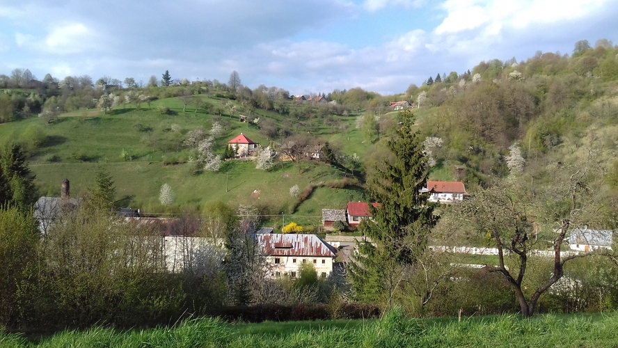 Dom v stráni