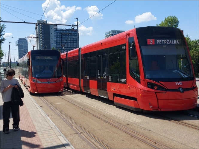 Zo zastávky