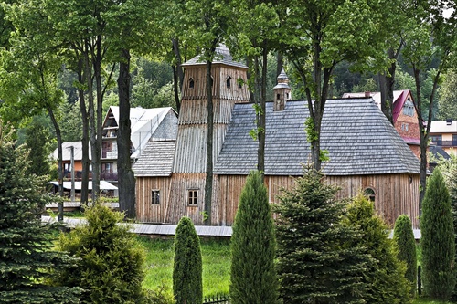 kostolik v polskej dedinke Sromowce Nizne