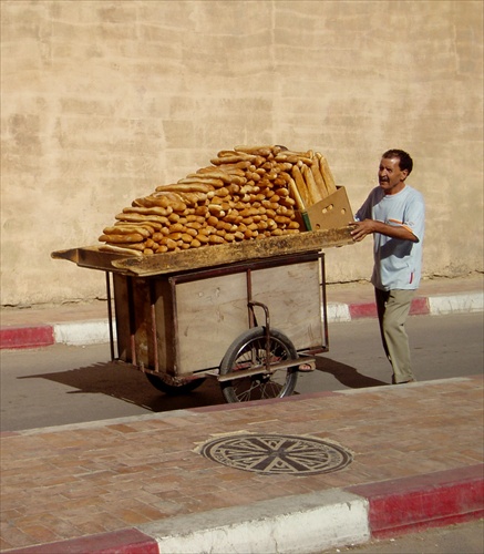 Bread taker