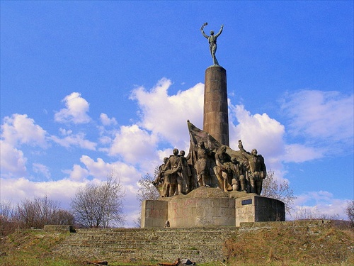 Monument roľníkom 1