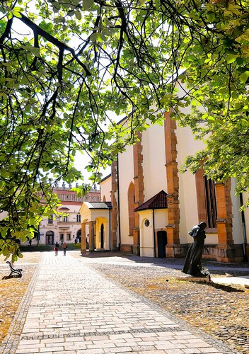 Staré mesto, socha sv. Jána Pavla II.