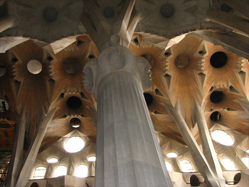 strop v Sagrada familia - A.Gaudí