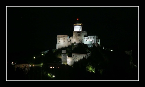 TN hrad v noci I