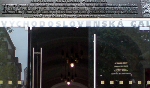 Košická galéria naďalej pod symbolom boľševizmu...!!!