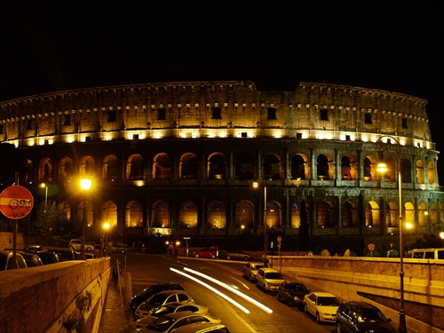 Colosseum v noci