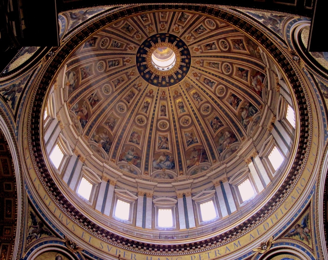Bazilika svätého Petra vo Vatikáne - kupola