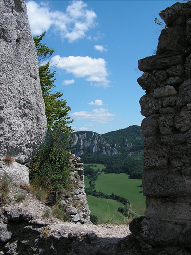 zo sulovskeho hradu