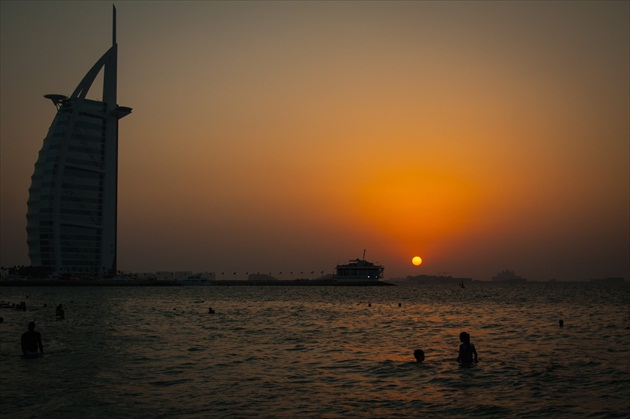 Zapad slnka na Burj Al Arab