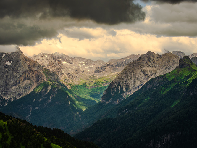 Dolomity