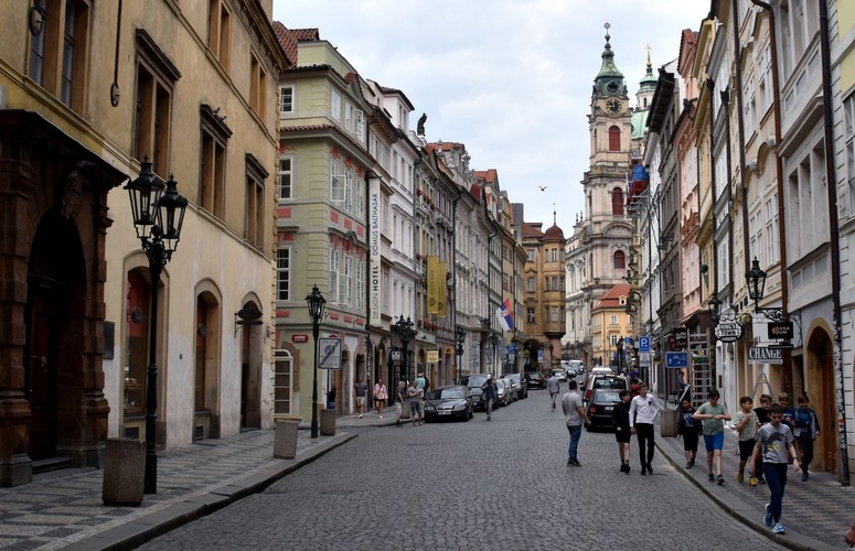 Pražskými uličkami