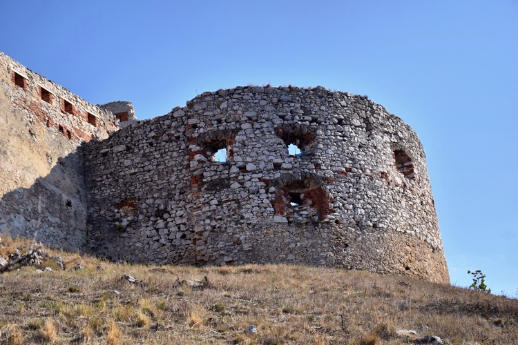 Múry Plaveckého hradu