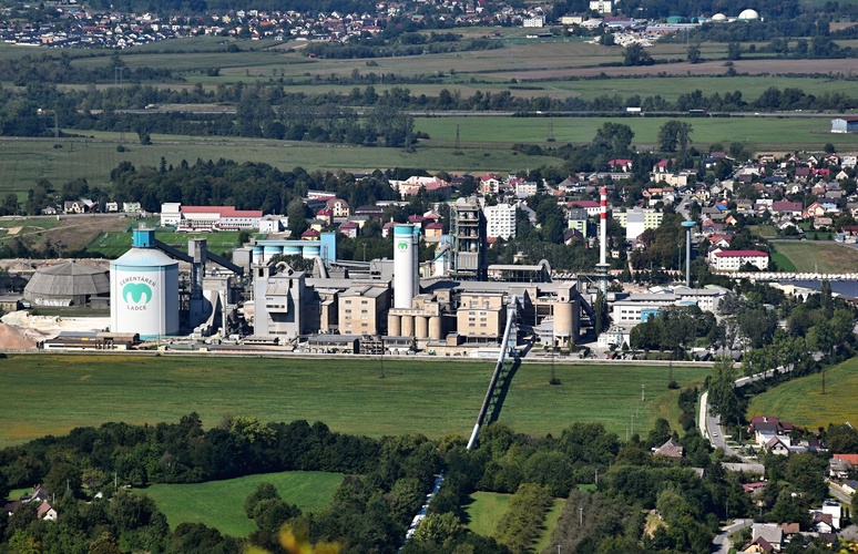 Cementáreň Ladce