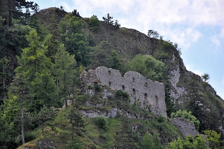 Zrúcanina hradu Vršatec